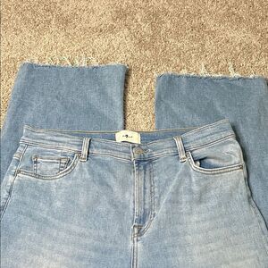 7 For All Mankind Cropped Alexa Wide Leg Raw Hem Light Wash Jeans Women’s 32